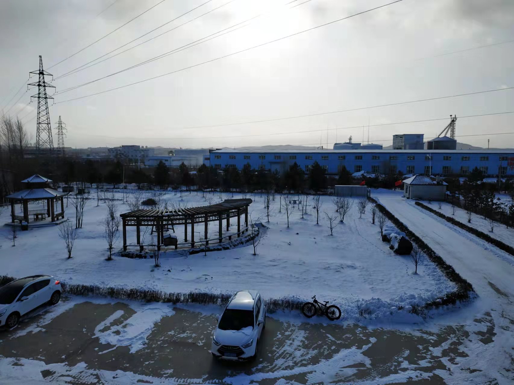 深圳古特吉林工廠，位于吉林敦化，生產(chǎn)線目前主打產(chǎn)品為谷胱甘肽和β-煙酰胺單核苷酸。